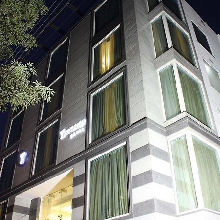 Rosemallow Hotel Új-Delhi Kültér fotó