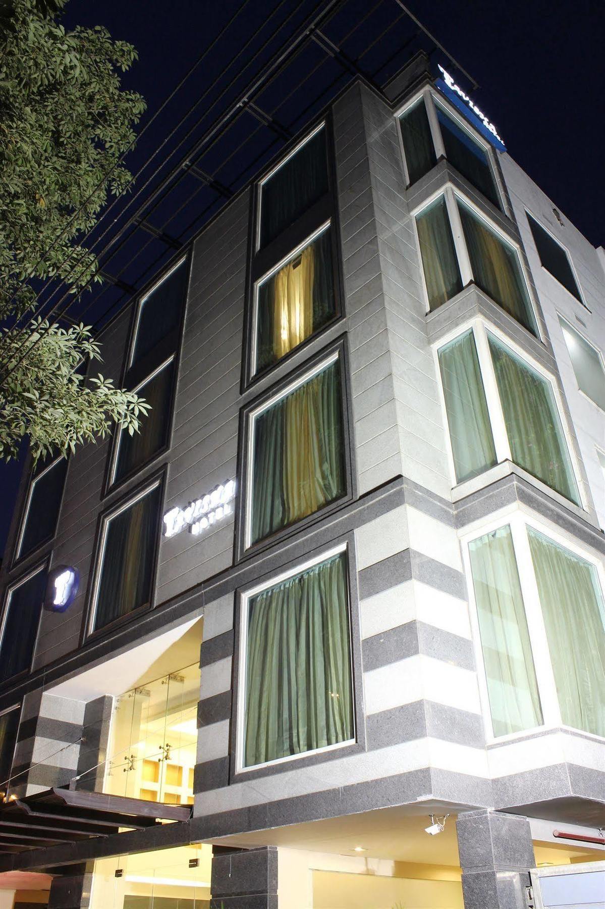Rosemallow Hotel Új-Delhi Kültér fotó